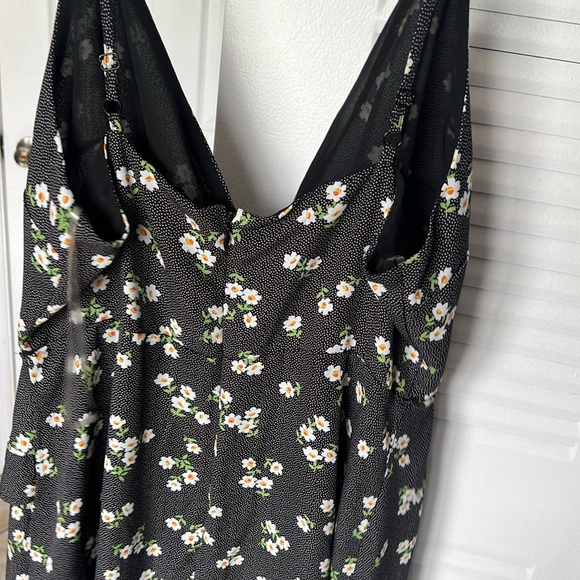 Black floral dress with polkadots - Picture 6 of 6